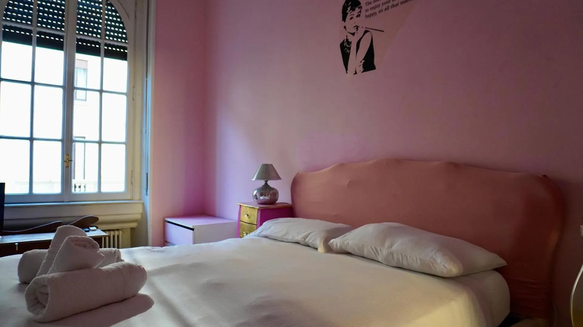 Eschilo In Rosa: Charme E Design Lägenhet Milano