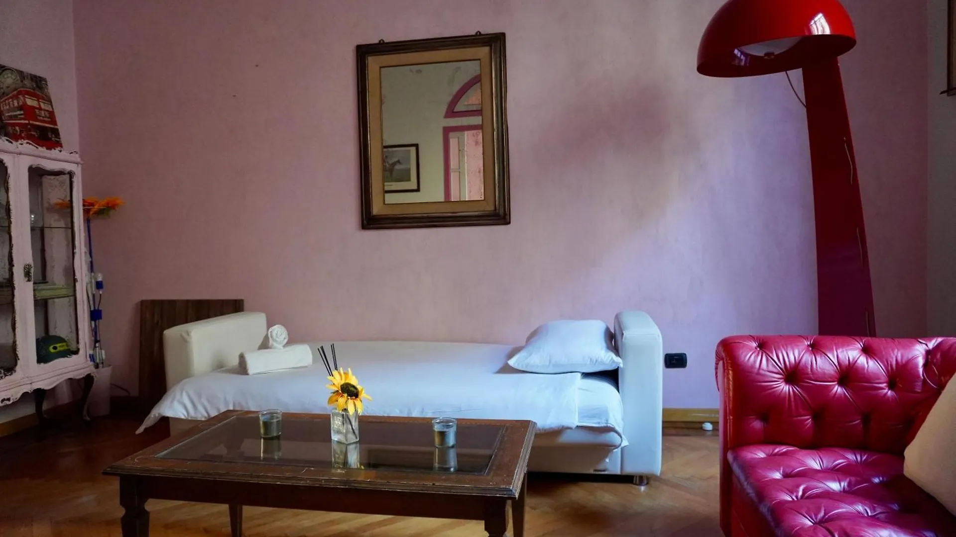Eschilo In Rosa: Charme E Design Lägenhet Milano