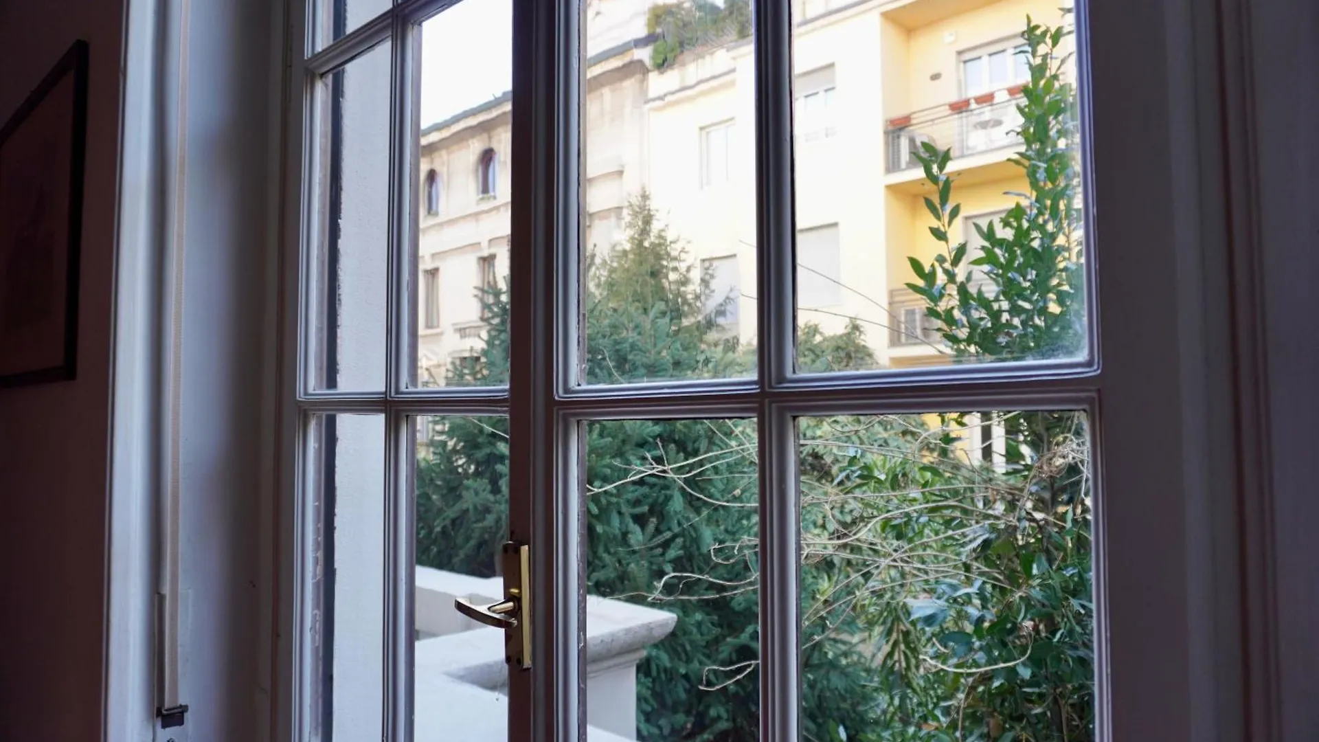Eschilo In Rosa: Charme E Design Lägenhet Milano